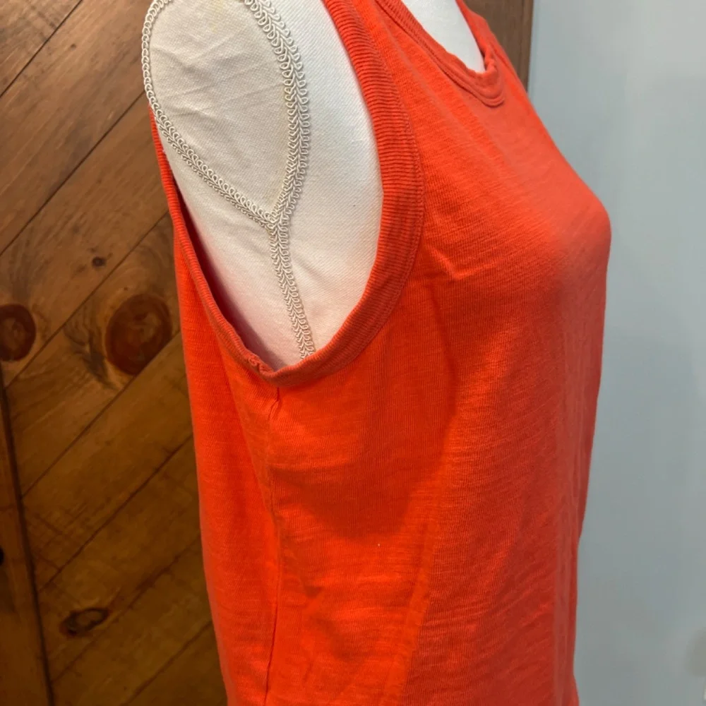 Loft • Tank Top - Picture 2 of 2